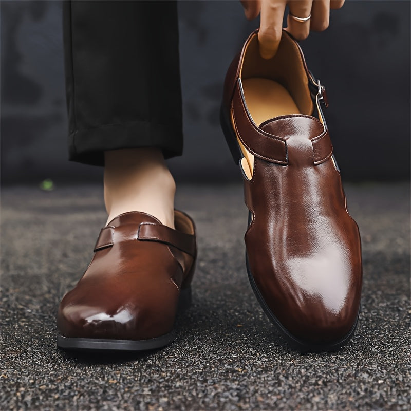 Zapatos de cuero huecos y puntiagudos