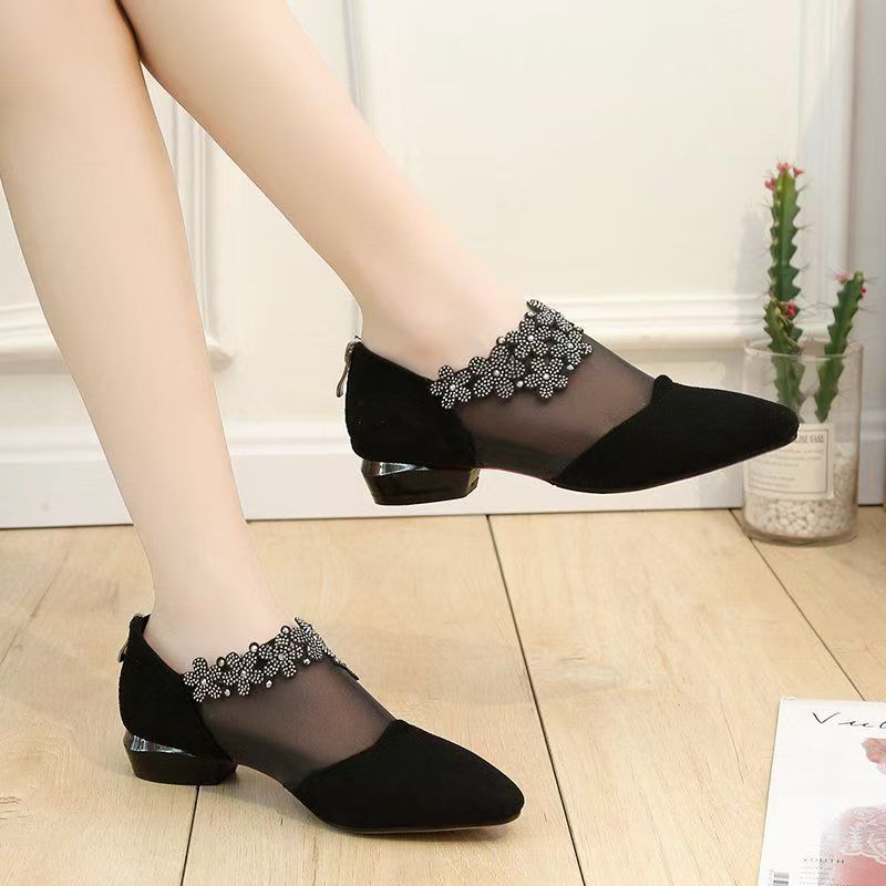 🐂Cuero🐂Tacones bajos con flores de diamante hueco