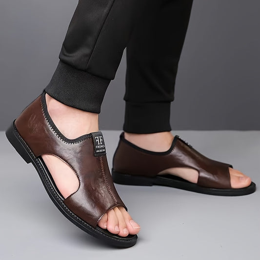 Sandalias romanas de piel con recortes