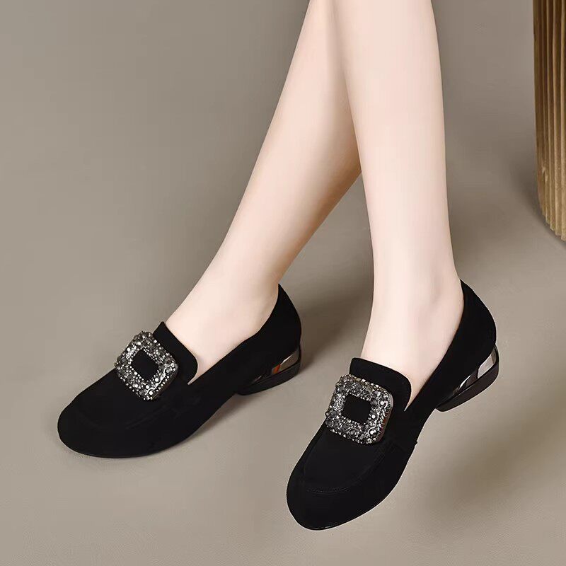 Zapatos de salón de punta redonda y tacón de bloque