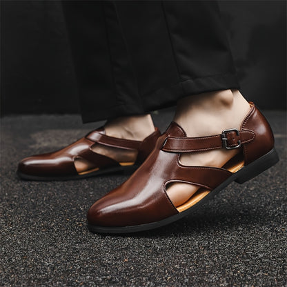Zapatos de cuero huecos y puntiagudos