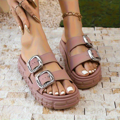 Sandalias de mujer con hebilla