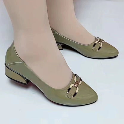 Tacones altos puntiagudos