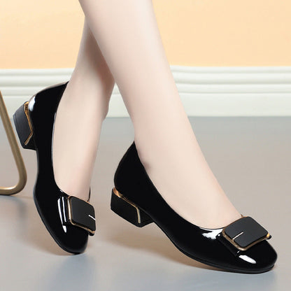 2025 nuevos zapatos de cuero brillante