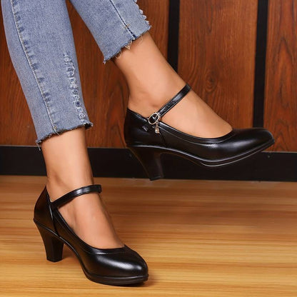 zapatos de mamá de mediana edad