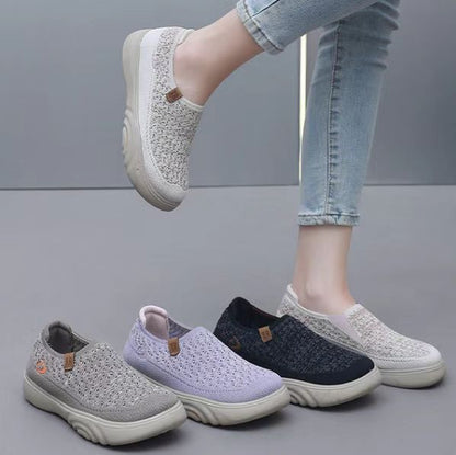 Zapatos anchos calados y transpirables para mujer
