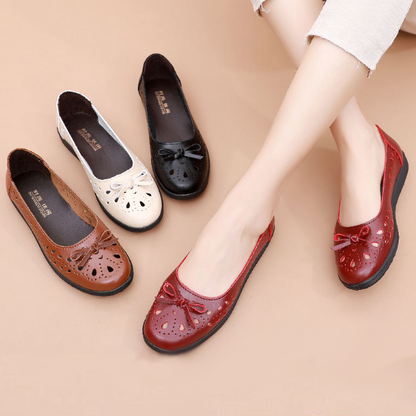 Exquisitos zapatos de piel con lazo