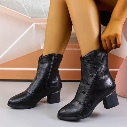 Botas de mujer de media caña con suela blanda.