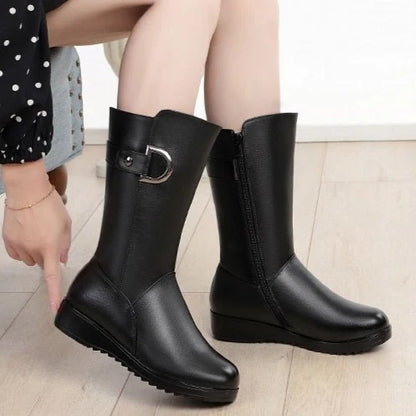 Botas Negras de Mujer con Plataforma y Hebilla