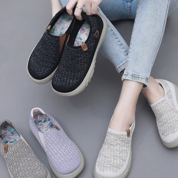 Zapatos anchos calados y transpirables para mujer