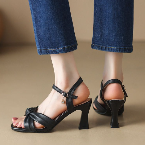 (entrelazados) tacones altos femeninos