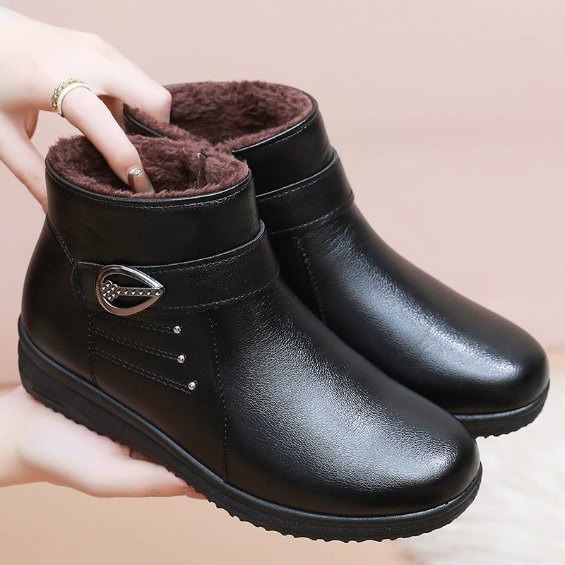 Botines de mujer con suela blanda y forro polar.