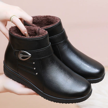 Botines de mujer con suela blanda y forro polar.
