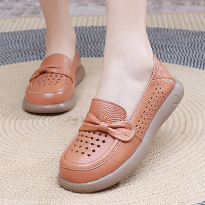 Zapatos planos con suela y parte superior blandas, y aberturas