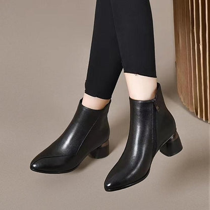 Botas Martin de piel suave y forradas de borrego.