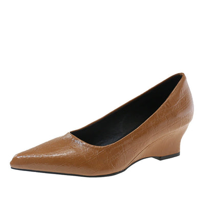 Zapatos de mujer escotados con tacón de cuña