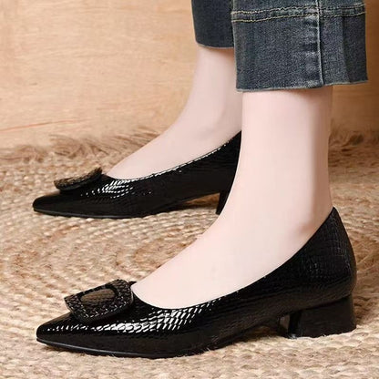 Zapatos de piel de corte bajo con hebilla cuadrada para mujer