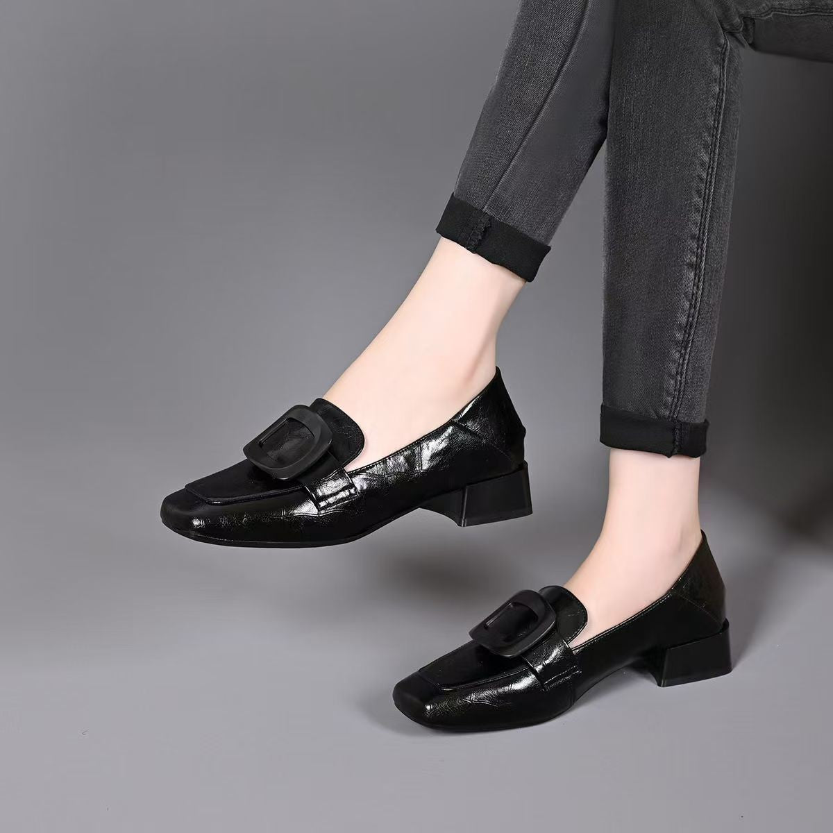 Zapatos de cuero de estilo británico retro con puntera cuadrada