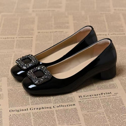 Zapatos de cuero vintage con pedrería para mujer