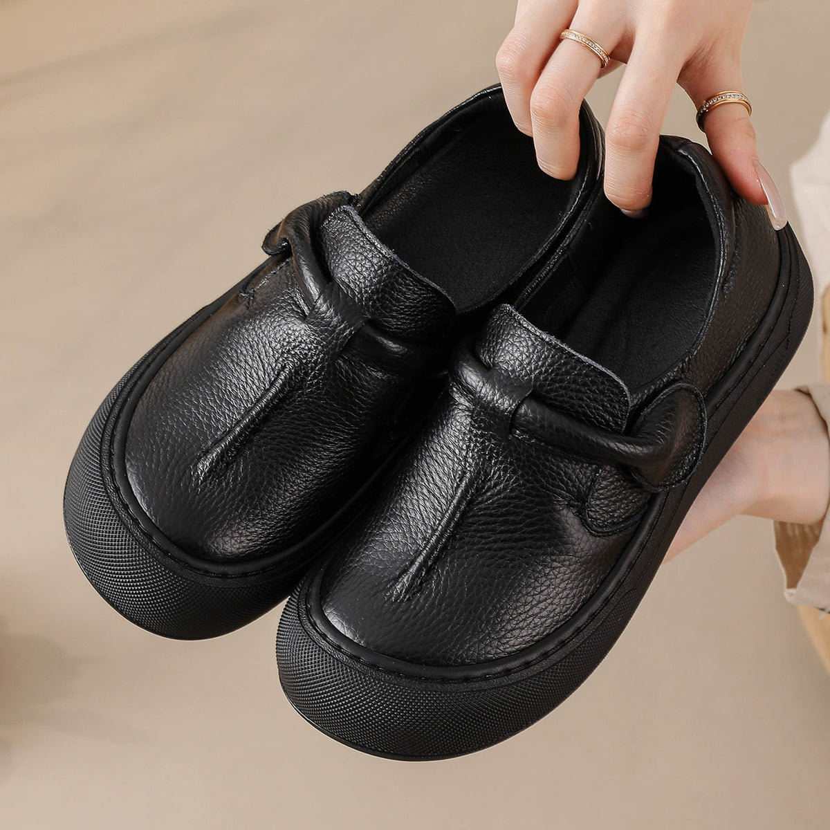 Zapatos tipo slip-on de estilo retro en piel auténtica