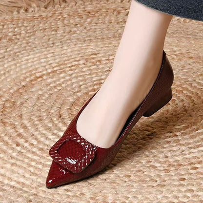 Zapatos de piel de corte bajo con hebilla cuadrada para mujer