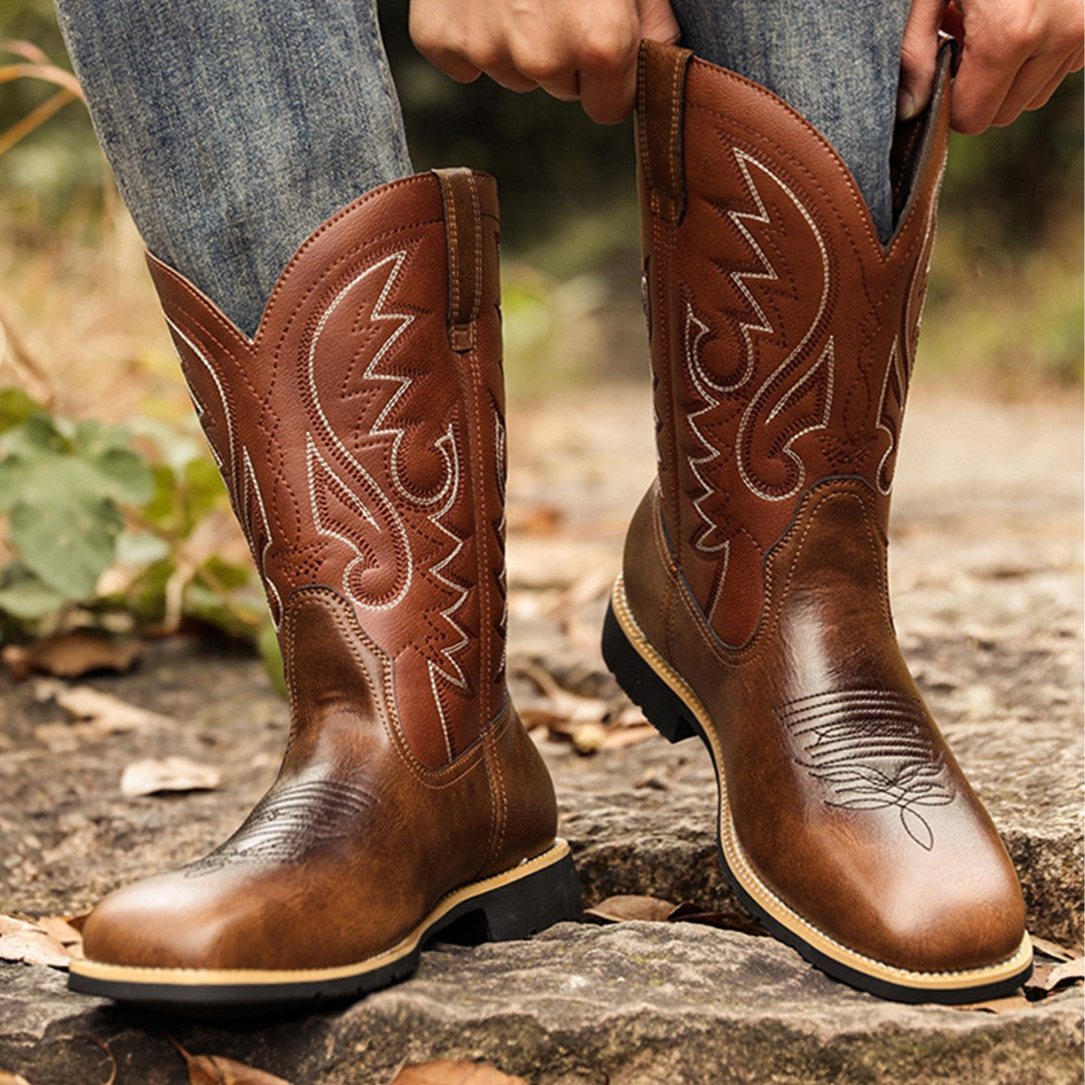 Botas vaqueras vintage de caña alta bordadas
