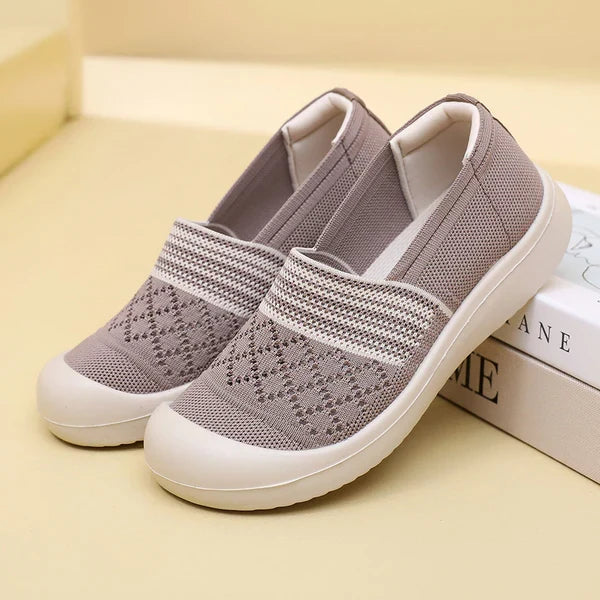 Zapatos casuales calados y transpirables, antideslizantes y resistentes al desgaste, suela blanda y cómoda