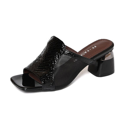 Sandalias tipo chancla de malla con estampado de piel de serpiente para mujer