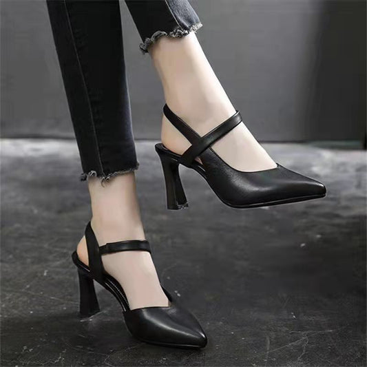 Zapatos de tacón alto de cuero suave, cerrados y de punta