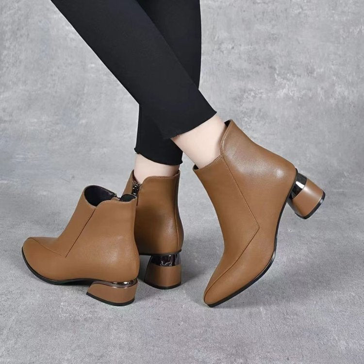 Botas Martin de piel suave y forradas de borrego.