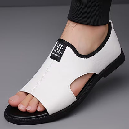 Sandalias romanas de piel con recortes