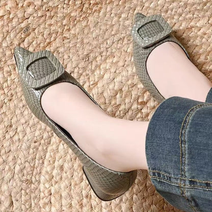 Zapatos de piel de corte bajo con hebilla cuadrada para mujer