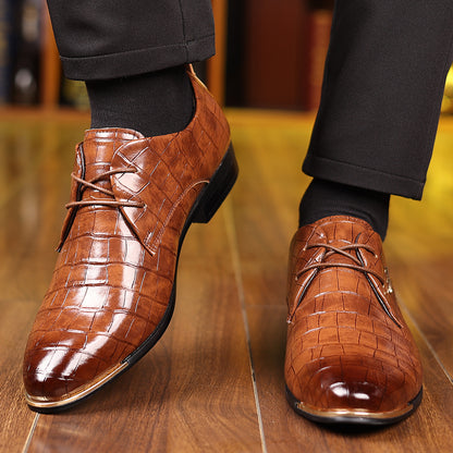 Zapatos de cuero de punta para tallas grandes — Ropa de negocios con estilo