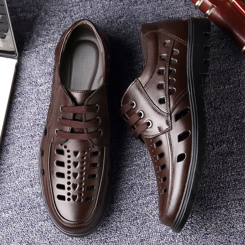 Sandalias transpirables con aberturas y cordones
