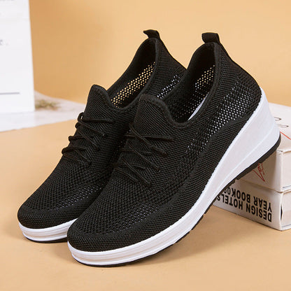 Zapatos de tenis con cordones y tacón de cuña