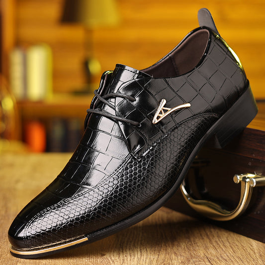 Zapatos de cuero de punta para tallas grandes — Ropa de negocios con estilo