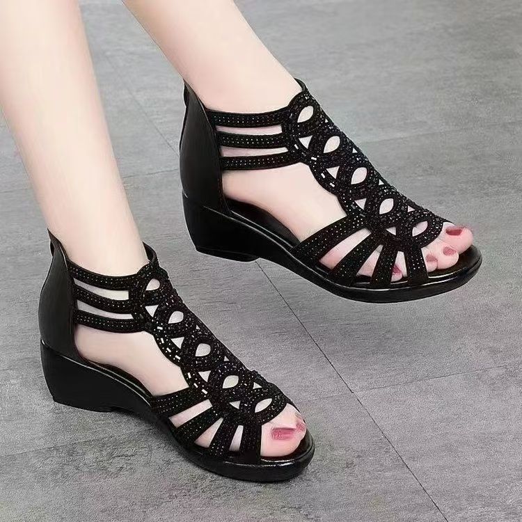 Sandalias tipo gladiador de piel suave para mujer