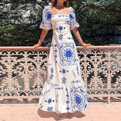 Vestido de manga corta y falda amplia