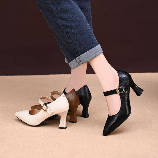 Zapatos de cuero con punta de boca poco profunda y talón grueso