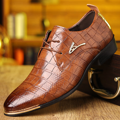 Zapatos de cuero de punta para tallas grandes — Ropa de negocios con estilo