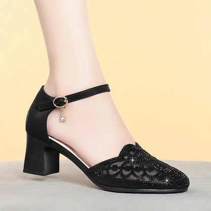 Sandalias caladas con cristales brillantes