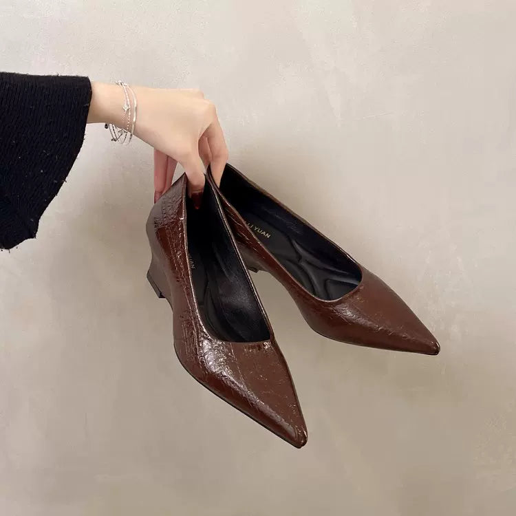 Zapatos de mujer escotados con tacón de cuña
