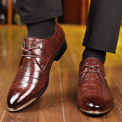Zapatos de cuero de punta para tallas grandes — Ropa de negocios con estilo