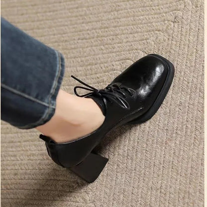 Zapatos británicos de cuero con cordones y punta cuadrada