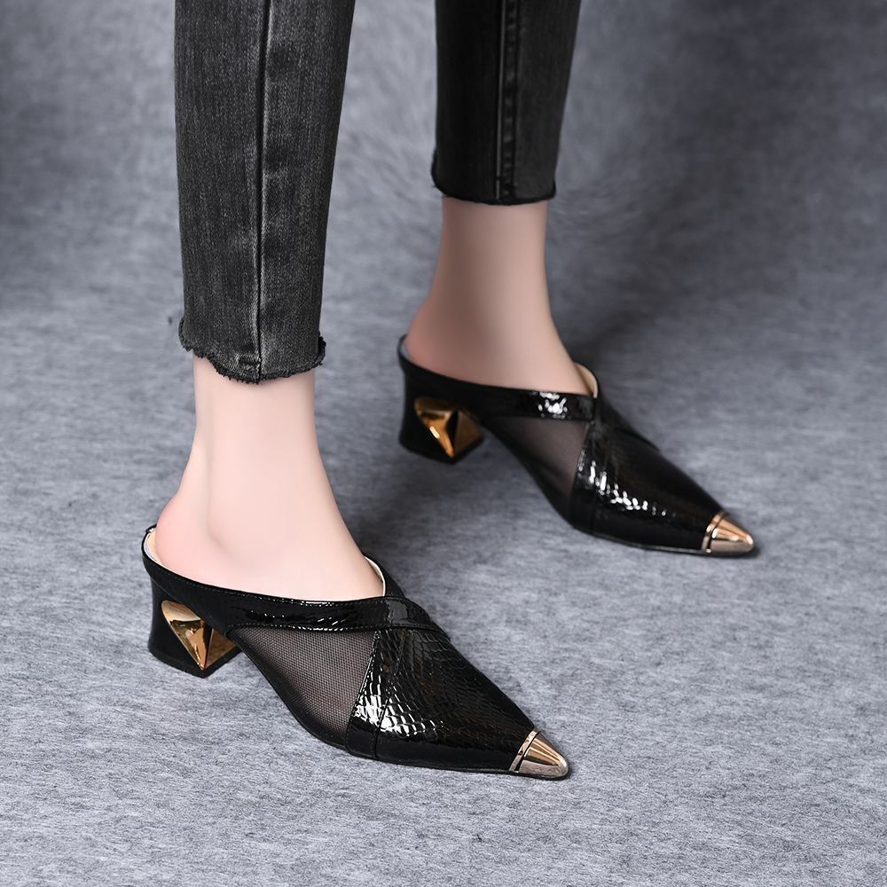 Sandalias o chanclas protectoras para mujer con puntera de metal