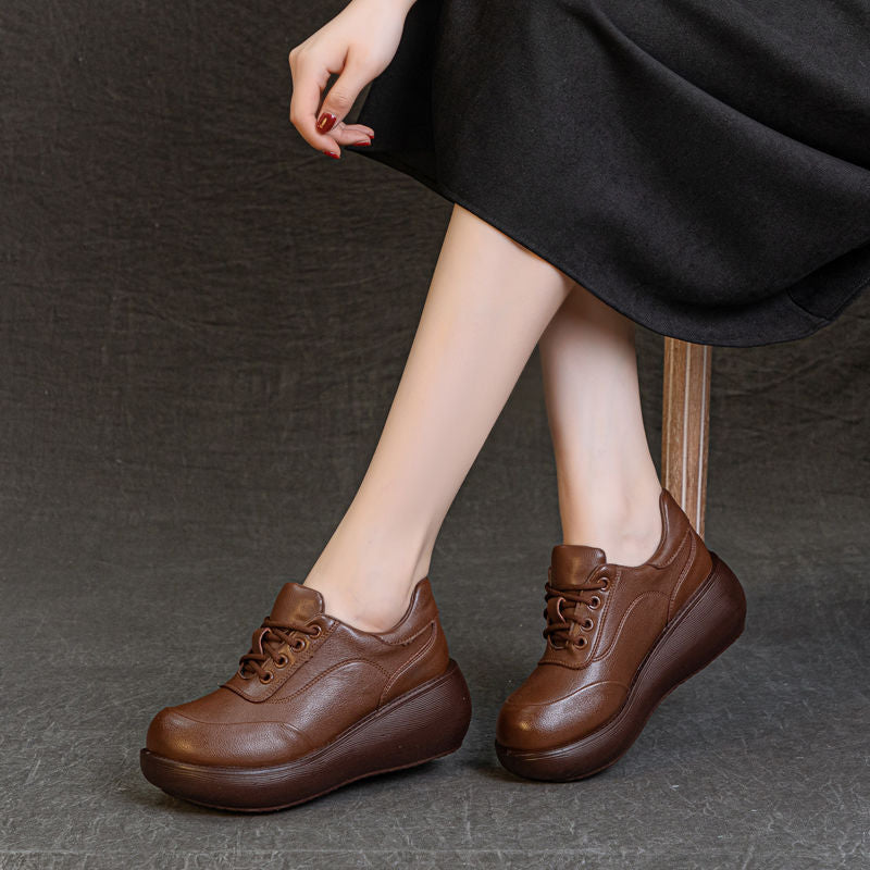 Zapatos de cuero de plataforma de corte bajo para mujer