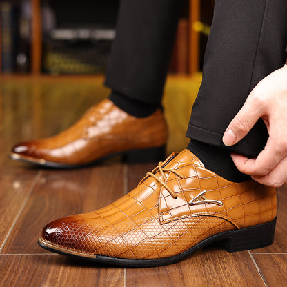 Zapatos de cuero de punta para tallas grandes — Ropa de negocios con estilo