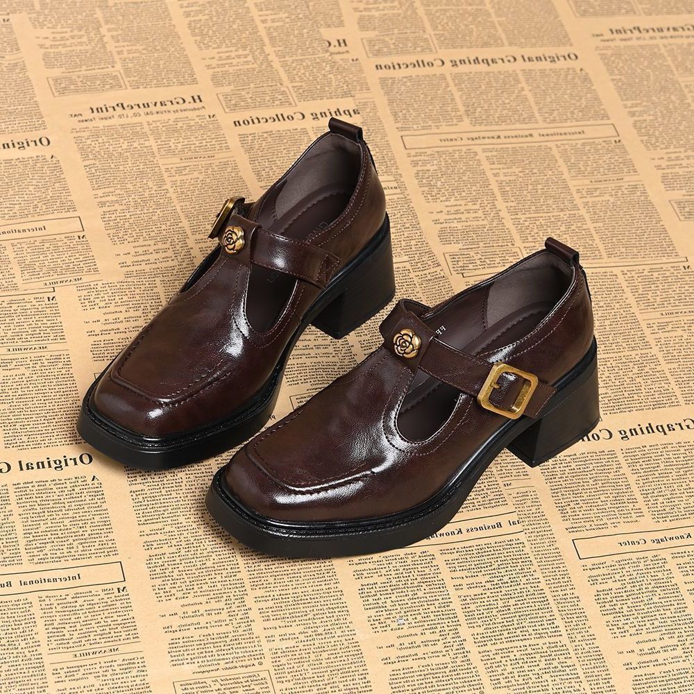 Zapatos de piel estilo retro Camellia para mujer