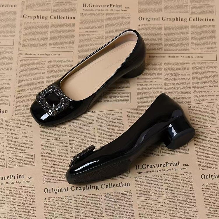 Zapatos de cuero vintage con pedrería para mujer