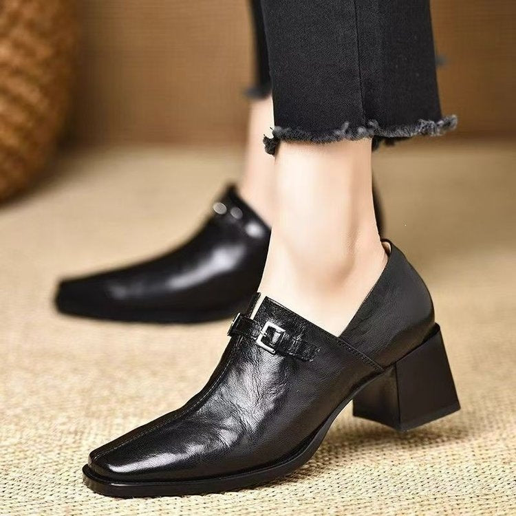 Zapatos de piel de estilo retro con tacón en bloque y hebilla